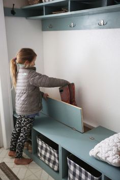 Boot Storage Bench, Closet Mudroom, Front Closet, Closet Diy, Bench With Drawers