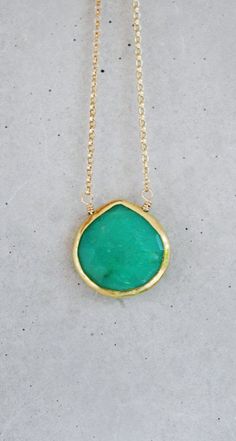 10 Necklaces Pins you might like - janushah94@gmail.com - Gmail Bezel Necklace, Body Chains, Necklace Green, Green Gold, Stone Necklace, Frosting, Beautiful Jewelry