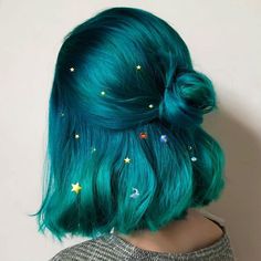 Galaxy Balayage Hair, Vibrant Hair Color Ideas Brunettes, Short Colored Hair, Silver Hair Dye, Arctic Fox Hair Color, Rainbow Hair Color, Silver Hair Color, Hair Color Pastel, Pastel Hair