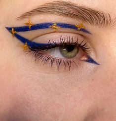 Color Eyeliner Makeup, Creative Eyeliner, Edgy Makeup, Makeup Eye Looks