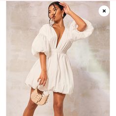 Bubble Hem, Bubble Sleeve Mini Dress. Plunge Neckline. Creamy White. Such A Great Bridal Moment. New Without Tags Long Puff Sleeve Dress, Puffball Dress, White Shift Dress, White Dress Styles, Cute White Dress, Puff Dress, Long White Dress, Ruched Bodycon Dress, Puffed Sleeves Dress