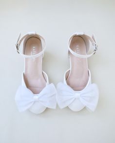 This flower girls block heels adorn with a charming tulle bow detail adds a touch of an elegance and grace for little princess for birthday party, holiday party, wedding party, flower girls, quinceanera shoes, and other special occasions.DETAILS:HEEL HEIGHT: 2 inchesCOLORS AVAILABLE: White and IvoryUPPER: Synthetic upper and liningMATERIALS: Manmade outsole Quinceanera Shoes, Princess Heels, White Shoes Heels, Tulle Bow, Tulle Bows, White Heels, Dream Board, Flower Girls, Bow Detail