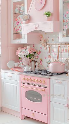 Cottagecore Kitchen, Pearl Jewelry Shop, Luxe Bedroom, Basement Kitchen, Dream Apartment Decor, Casa Vintage, Pink Kitchen, Dream Apartment, Kitchen Themes