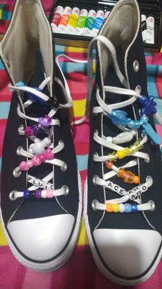 ahhhh I did one aroace themed and one genderfluid themed #genderfluid #aroace #shoes #converse #art Aroace Clothes, Aroace Aesthetic, Decorated Converse, Converse Art, Knee High Converse, High Converse, Cute Converse