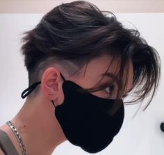 2d Model, Tomboy Haircut, Undercut Long Hair, Tomboy Hairstyles, Androgynous Hair, Summer Cut, Short Hair Tomboy, Hair References, Short Hair Undercut