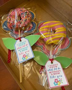 Diy Donut Decorations Birthday Parties, Crafts Ideas For Mothers Day, Doughnut Gift Ideas, Party Packages Ideas, Mothers Day Treats Ideas, Custom Donut Ideas, Mothers Day Snack Ideas, Donut Bouquet Ideas, Treats To Sell Homemade