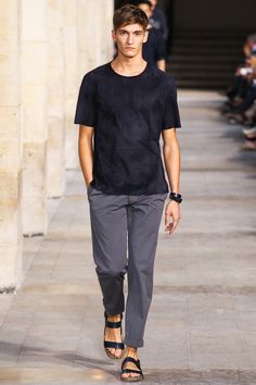 Hermes 2014 Bohemian Chic Outfits, Paris Mode, Hipster Outfits, Hermes Men, Hugo Boss Man, Men Summer, Menswear Fashion, Calvin Klein Men, Grey Pants