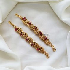 Peacock Ear Cuff Jhumka | Latest New Jewellery Antique Jewellery Designs, Fancy Blouse, Gold Wedding Jewelry, Jewellery Gold, Fancy Blouses, Girly Accessories, Fancy Blouse Designs, Wedding Jewellery