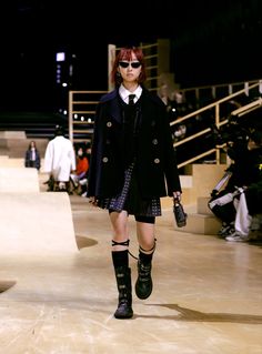 Punk Street Style, Fashion Reference, Ski Fashion, Glam Rock, Kilt, Lady Dior