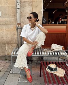 Pop of red Découverte d’une nouvelle adresse bordelaise @mokocoffeeshop avec mon t-shirt @elisechalmin qui a fait sensation !  Crochet, outfit, coffee, outfit aesthetic, ballerines Outfits Spring 2024, Crochet Pants Outfit, Crochet Pants, Elegant Woman, Summer Looks, Everyday Outfits, Spring Summer Fashion