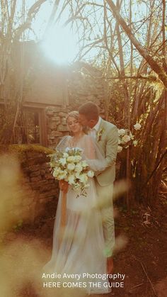 From the rugged Oregon Coast to the majestic Cascade Mountains, discover breathtaking wedding venues in the Pacific Northwest. Imagine exchanging vows with the Pacific Ocean as your backdrop or celebrating amidst towering forests. Find inspiration for your dream wedding in this captivating region. Photo by Andie Avery Photography