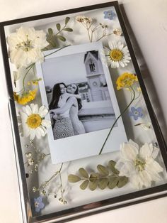 Best & Unique Christmas Gift Ideas For Best Friend Flower Polaroid, Bff Gifts Diy, Gift Inspo, Cadeau Photo, Cadeau Diy, Homecoming Proposal Ideas, Bff Gifts, Best Friend Gift, Proposal Ideas