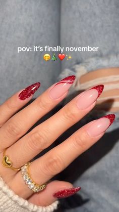 Red nails for Christmas, red nails, Trending nails, winter christmas nails, pretty christmas nails, christmas nails, Nails inspo, Tik Tok treading nails, treading, vairal nail inspo, winter christmas nails, december nails, red nails for Christmas, winter, Hailey biber nails, Hailey nails inspo, simple nails for Christmas, simple nails designs, easy nails inspo, quick nail designs, simple nails, easy nails, instagram, instagram story, asthmatic nails, #naildesign #christmas #nails #christmasnails New Years Nail Designs, December Nails, Nagellack Trends, Winter Nails Acrylic, Work Nails, New Year's Nails, Xmas Nails