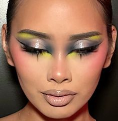 Abstract Makeup Looks, Editorial Makeup Photography, Doll Face Makeup, Abstract Makeup, Makeup Content, Alien Makeup, Luminous Silk Foundation, Amazing Halloween Makeup, Makeup For Black Skin