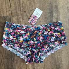 Hanky Panky Signature Lace Boyshort In Floral Confetti Print Size Small Nwt New Never Worn Happy To Bundle And Combine Shipping With Any Of My Other Items Stretch Multicolor Floral Print Shorts, Multicolor Stretch Floral Print Shorts, Stretch Multicolor Pajama Shorts, Multicolor Stretch Pajama Shorts For Spring, Floral Confetti, Clothes Ideas, Women's Intimates, Confetti, New Color