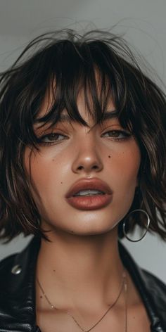 Short Edgy Haircuts For Women, A Bob With Bangs, Short Hairstyle With Bangs, Rockstar Hair, Bottleneck Bangs, Short Hairstyles With Bangs, Easy Short Hairstyles, Sassy Hairstyles, Chic Haircut