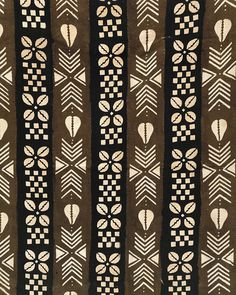 African Bogolan Mud cloth - Black / Dark mustard - Afrilege Chair Crafts, Decoration Pillows, Curtains Wall, African Artwork, African Mudcloth, Mudcloth Fabric, Kuba Cloth, Textile Pattern Design, African Textiles