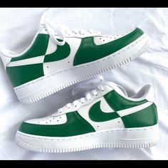 Custom On And Off Green Air Force 1s Please Buy Correct Size! No Returns/Refunds/Exchanges!!!! Custom Made! Nike Air Force 1 Low’s Are One Of The Cleanest And Best Sneakers Around With A Slightly Cheaper Price Tag! Combined With The Simple Green Colour-Way They Become A Customised Wonder And A Pair Of Kicks Any Sneakerhead Can Rock With Confidence With Any Outfit! This Design Is Painted Using Angelus Acrylic Leather Paints For The Highest Quality Finish Possible On Custom Shoes! Green Air Force, Painted Nikes, Custom Painted Shoes, Custom Shoes Diy, Nike Shoes Air Force, Nike Air Force 1s, Air Force 1s, Custom Air Force 1, Nike Air Shoes