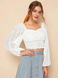 Sweetheart Neckline Blouse, Cave Women, Women Costumes, Blouse Designs Indian, Indian Blouse, Ootd Summer, Early Spring Outfits, Current Fashion Trends, Women Shirts Blouse