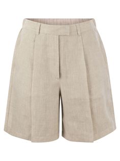 Les éléments essentiels de la garde-robe d'été, des shorts et des shorts des Bermudes combinés avec un gilet ou une veste créent une combinaison d'éléments sur mesure et de silhouettes féminines, composant des tenues polyvalentes à porter à toute occasion. - Fonctionnement de crochet et de zip - Poches latérales - Poches de soudure arrière - Boucle de courroie ID de concepteur: MB650EP999 C020 Versatile Outfits, Fine Linen, Leather Cap, Linen Shorts, Denim Pant, Brunello Cucinelli, Primavera Estate, Easy Wear, Summer Wardrobe