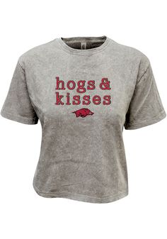 Let everyone know who you root for in this Arkansas Razorbacks Grey Hog and Kisses Crop Short Sleeve T-Shirt! This Arkansas Short Sleeve Tee features a screen print team saying on center chest. Short sleeve, Semi-cropped length, Mineral washed, 1x1 rib neck trim, Screen print graphic, 100% COTTON RING SPUN Arkansas Razorbacks Game Day Outfits, Semi Cropped, Day Outfits, Arkansas Razorbacks, Gameday Outfit, Print Graphic, Arkansas, Screen Print, Game Day