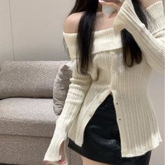 Style: Sexy  Fit: Slim  Fabric: Jersey  Pattern: Solid  Element: Button  Top Length: Short  Neckline: Off Shoulder  Sleeve Type: Regular  Sleeve Length: Long Sleeve  Main Composition: Polyester  Season: Fall/Winter Mode Ulzzang, White Knit Sweater, Off Shoulder Sweater, Jeans Casual, Looks Chic, Ribbed Knit Sweater, Feminine Outfit, Inspired Outfits