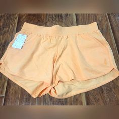 Medium Nwt Free People Shorts With Pockets Orange/Peach Free People Shorts, Shorts Athletic, Shorts With Pockets, Athletic Shorts, Color Orange, Free People, Womens Shorts, Orange, Women Shopping