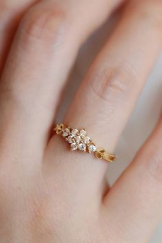 Engagement Gold Rings, Gold Ring Design For Women, Women Engagement Rings, Hip Chain, Womens Rings, Engagement Ring Women, Bijoux Art Nouveau, Lisa Eldridge, Unique Diamond Engagement Rings