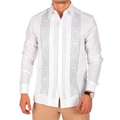 "Refinada Guayabera Presidencial Mod. Dzidzantun, confeccionado en lino con algodón de gran calidad marca Dezendo Guayaberas 100% Yucatecas.  Color: Blanco con bordado color plata. Guayabera ideal para Bodas, Bautizos, Primera Comunión, Eventos Políticos, comidas, Reuniones, Trabajo o donde tú quieras lucir esta hermosa prenda Artesanal. Las guayaberas Dezendo son fabricadas de manera artesanal en nuestro taller ubicado en Tekit, Yucatán. Se confeccionadas en su mayoría en lino con algodón de gr Guayabera Groomsmen, Guayabera Wedding Groomsmen, Guayabera Wedding Outfit, Cuban Guayabera, Men’s Guayabera Outfit, Suede Jacket Men, Mens Dress Shirts, Guayabera Shirt, Mens Dress