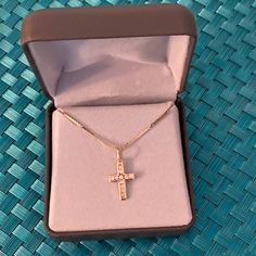 Nos New Old Stock - In Original Box Marked Italy 14k Vintage Gift I Received From My Godmother I Never Used It Item: Gold Cross Diamond Necklace Approximately Measures: Gold Chain - 14" L Gold Cross With 11 Diamonds - 3/4" L X 1/4" W Great For Layering With Other Necklaces Or On Its Own. May Need A Cleaning And/Or Polishing From Sitting Due To Age. Clasp Area Is A Bit Discolored. Please Review All Photos As They Are Part Of The Description. Stamped 14k Diamond Fine Jewelry, Formal Diamond Cut Cross Pendant Necklace, 14k Gold Jewelry With Diamond Accents In Diamond White, Yellow Gold Jewelry With Diamond Accents For Anniversary, Anniversary Yellow Gold Jewelry With Diamond Accents, Fine Jewelry With Stamped 14k Diamonds, Diamond Cross Pendant For Formal Occasions, Diamond Cross Pendant For Weddings, Yellow Gold Cubic Zirconia Jewelry Stamped 14k