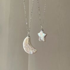 Pearl Moon Necklace, Pearl Star Necklace, Star Pearl Necklace, Aesthetic Items, Moon Star Necklace, No Ordinary Girl, Baroque Pearl Necklace, Charm Necklace Silver