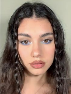 Blue Eyeshadow Tan Skin, Natural Blue Eyeshadow Looks, Natural Makeup Inspo Eyes, Cute Eye Makeup Looks Natural, Gvf Concert Makeup, Simple Fun Makeup Looks, Blue Eye Makeup For Brown Eyes, Easy Colorful Makeup, Dark Brown Eyes Makeup