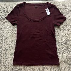 New With Tags! Old Navy Burgundy Purple Scoop Neck T Shirt Size Medium Brown Scoop Neck Top, Burgundy Top Outfit, Gilmore Style, Burgundy Shirt, Preppy Clothes, Navy Purple, Purple Shirt, Scoop Neck Tee, Yellow Shorts