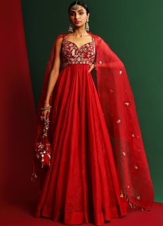 Deep Red Embellished Anarkali Set With Tassled Dupatta Mahima Mahajan - Fabilicious Fashion Red Organza Anarkali, Mahima Mahajan Anarkali, Anarkalis For Women, Sleeveless Anarkali Designs, Anarkali Dress Sleeveless, Sleeveless Gown Designs, Sleeveless Anarkali Dress, Indian Runway Fashion, Organza Anarkali Suits