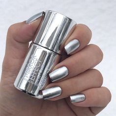 Steel Color Nails, Metallic Nail Designs, Metallic Nails Design, Nail Paint Shades, Silver Nail Polish, Bright Nail Art, Metallic Nail Art, Metallic Nail, Pretty Nail Colors