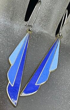 Elegant Enamel Drop Earrings Jewelry, Art Deco Blue Drop Earrings, Modern Enamel Drop Earrings, Artsy Blue Enamel Jewelry, Blue Enamel Earrings With Artistic Design, Artsy Enamel Drop Earrings, Stained Glass Earrings, Stained Glass Crafts, Blue Plates