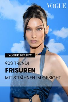 Zwei einzelne Haarsträhnen umspielen das Gesicht, während die restliche Haarpartie nach oben zusammengenommen ist: Die 90er sind zurück – und mit diesen der unaufgeregte Strähnen-Look. Sehen Sie hier die Frisuren, an denen derzeit niemand vorbei kommt! (© Pascal Le Segretain)  #hair #hairstyle #beauty #beautytrends #hairart #hairinspiration #frisuren #frisurentrends #vogue #voguegermany Spice Girls, Eye Makeup, Incoming Call Screenshot, Makeup, Make Up