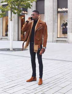 Germany Fashion, Black Men Fashion Urban, Black Men Fashion Casual, Black Men Fashion Swag, Black Men Street Fashion, Tag Friends, Men Street Fashion, Men In Black, Brown Suede Jacket