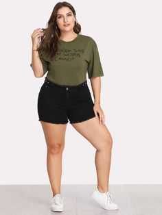 Raw Hem Denim Shorts -SheIn(Sheinside) Plus Size Bermuda Shorts Outfit, Plus Size Bermuda Shorts, Bermuda Shorts Outfit, Plus Size Denim Shorts, Plus Size Denim, Shorts Outfit, Short Outfits, Bermuda Shorts, Casual Shorts