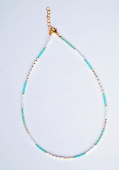 Diy Seed Bead Jewelry, Seed Bead Necklaces, Sand Dollar Necklace, Diy Friendship Bracelets Tutorial, Bracelets Tutorial, Friendship Bracelets Tutorial, Necklace Beads, Beads Bracelet Design