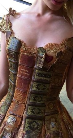 Extraordinary Dresses, Book Dresses, Book Dress, Beautiful Books, Fantasy Gowns, Fairytale Dress, French Designer, Old Books