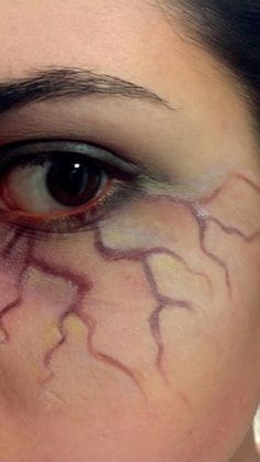 Halloween Makeup Looks Easy Vampire, Gory Vampire Costume, Vampire Makeup Halloween Scary, Veins Makeup Halloween, Scary Fallen Angel Makeup, Halloween Sfx Makeup Easy, Vein Makeup Halloween, Halloween Vampire Makeup Easy, Vampire Makeup Veins