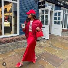 Long, High-Waisted Skirt With Elastic Waistband. Red Red Satin Skirt Outfit Winter, Red Satin Skirt, Satin Skirt Outfit, Casual Chic Outfits, Mode Instagram, Casual Chic Outfit, Red Outfit, Fall Fashion Outfits, New Classic