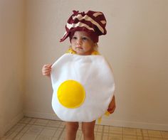 Bacon And Eggs Costume, Bacon Costume, Halloween Costume Couple, Egg Costume, Halloween Infantil, Teen Halloween, 2 Friends