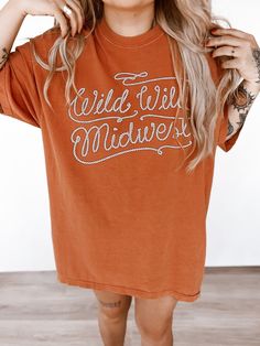 Wild Wild Midwest Tee Shirt Free People Graphic Tee, Midwest Summer Outfits, Vintage Tshirts Outfit, Summer Graphic Tees, Faith Rose, Trending Graphic Tees, Monogram Outfit, Western Graphic Tees, Western Style Outfits