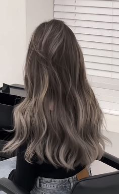 Balayage Hair Ash, Ashy Hair, Mushroom Hair, Beige Hair, Black Hair Balayage, Hair Color Underneath, Hair Color Streaks