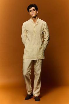 #aesthetic men kurta #men kurta pattern ideas #men kurta styling ideas #men white kurta styling #men kurta ideas #trendy outfit men  #men eastern outfit #men old school outfit Indian Wedding Wear Men, Kurta For Men Aesthetic, Traditional Indian Outfits For Men, Festive Kurta For Men, Casual Kurta For Men, Men’s Short Kurta, Kurta Jeans Outfit For Men, Kurta For Wedding For Men, Wedding Outfits For Guest Men