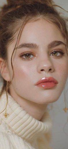 Xenia Lau, Soft Autumn Makeup, Warm Makeup, French Makeup, Feminine Makeup, Pale Skin Makeup, Pale Makeup, Skin Tone Makeup, Maquillage On Fleek