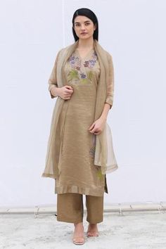 Shop for Oja Brown Tissue Silk Applique Kurta Set for Women Online at Aza Fashions Applique Kurta, Silk Kurta Set, Silk Stoles, Straight Cut Pants, Applique Work, Kurta Set For Women, Straight Fit Pants, Silk Kurta, Satin Pants