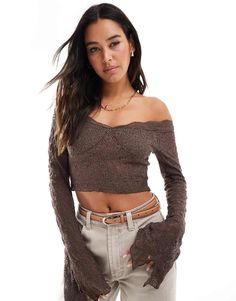 Top by Stradivarius Top-half options Bardot neck Long sleeves Cropped length Slim fit